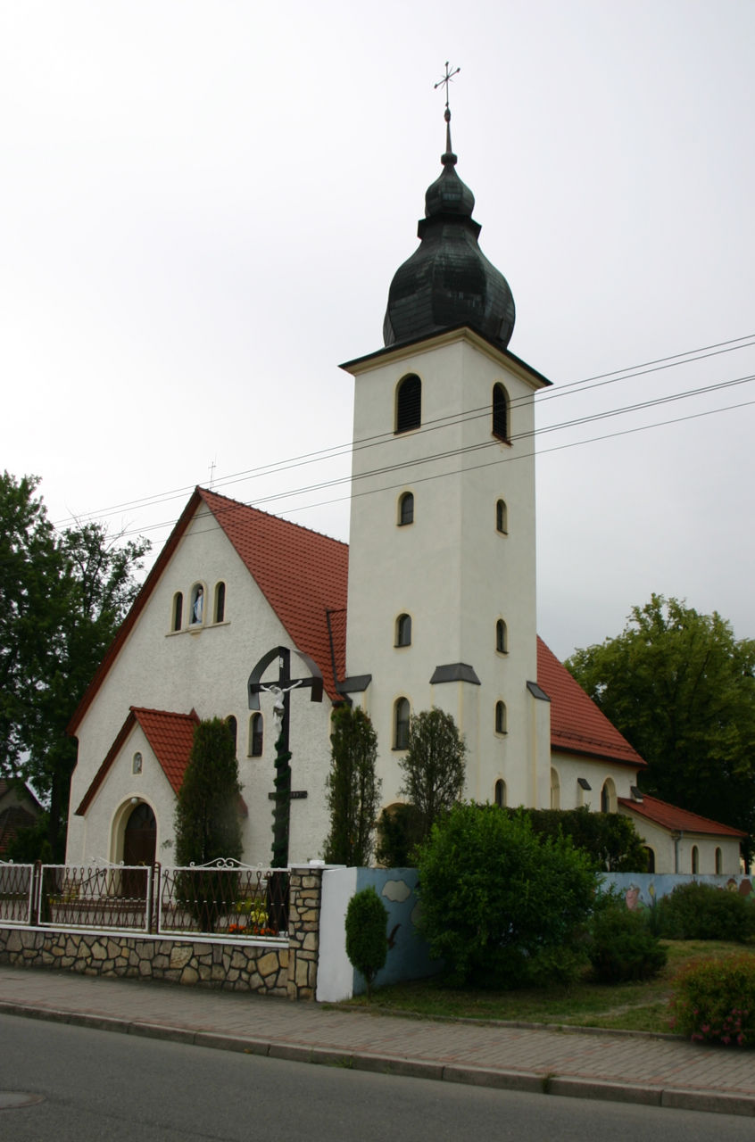 Parafia Matki Boskiej Anielskiej w Przyworach