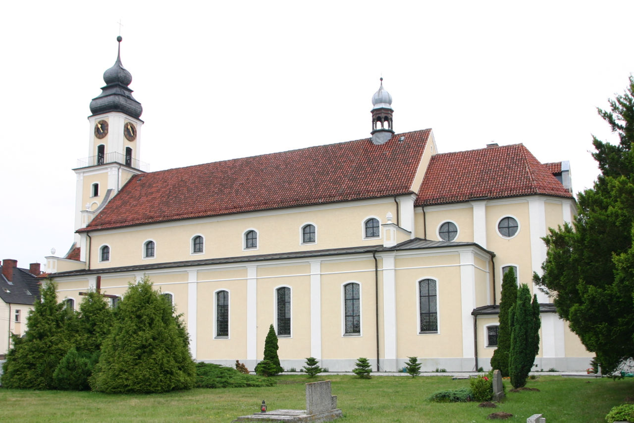 Parafia św. Jadwigi Śląskiej w Chróścicach